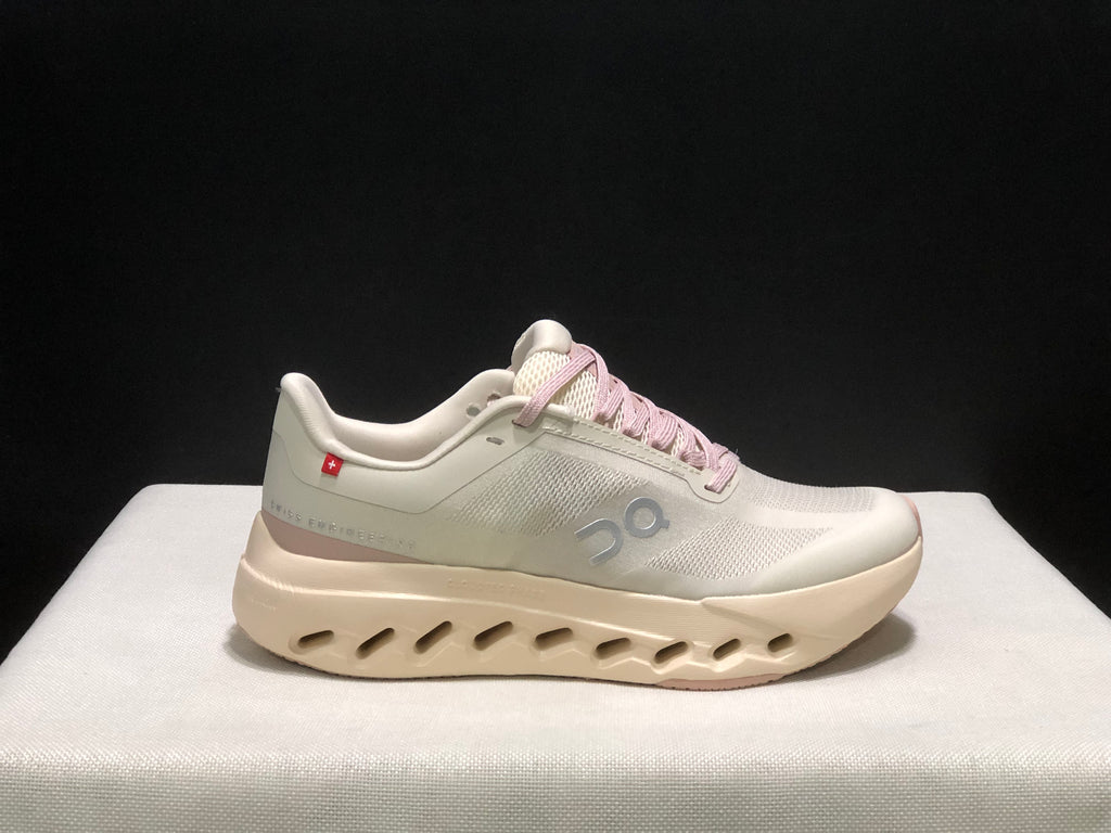 On cloudsurfer Next Pink