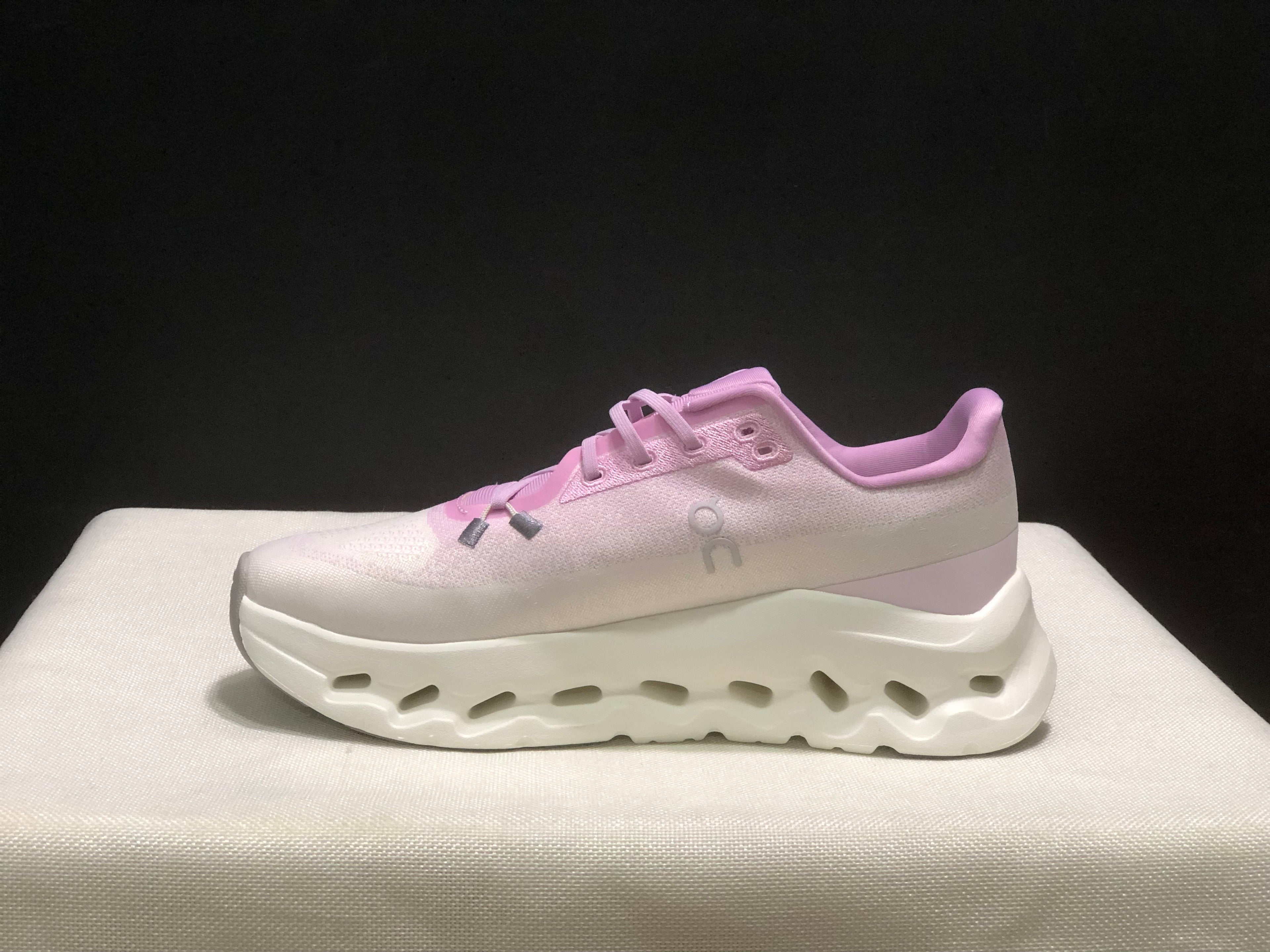 On cloudtilt Pink