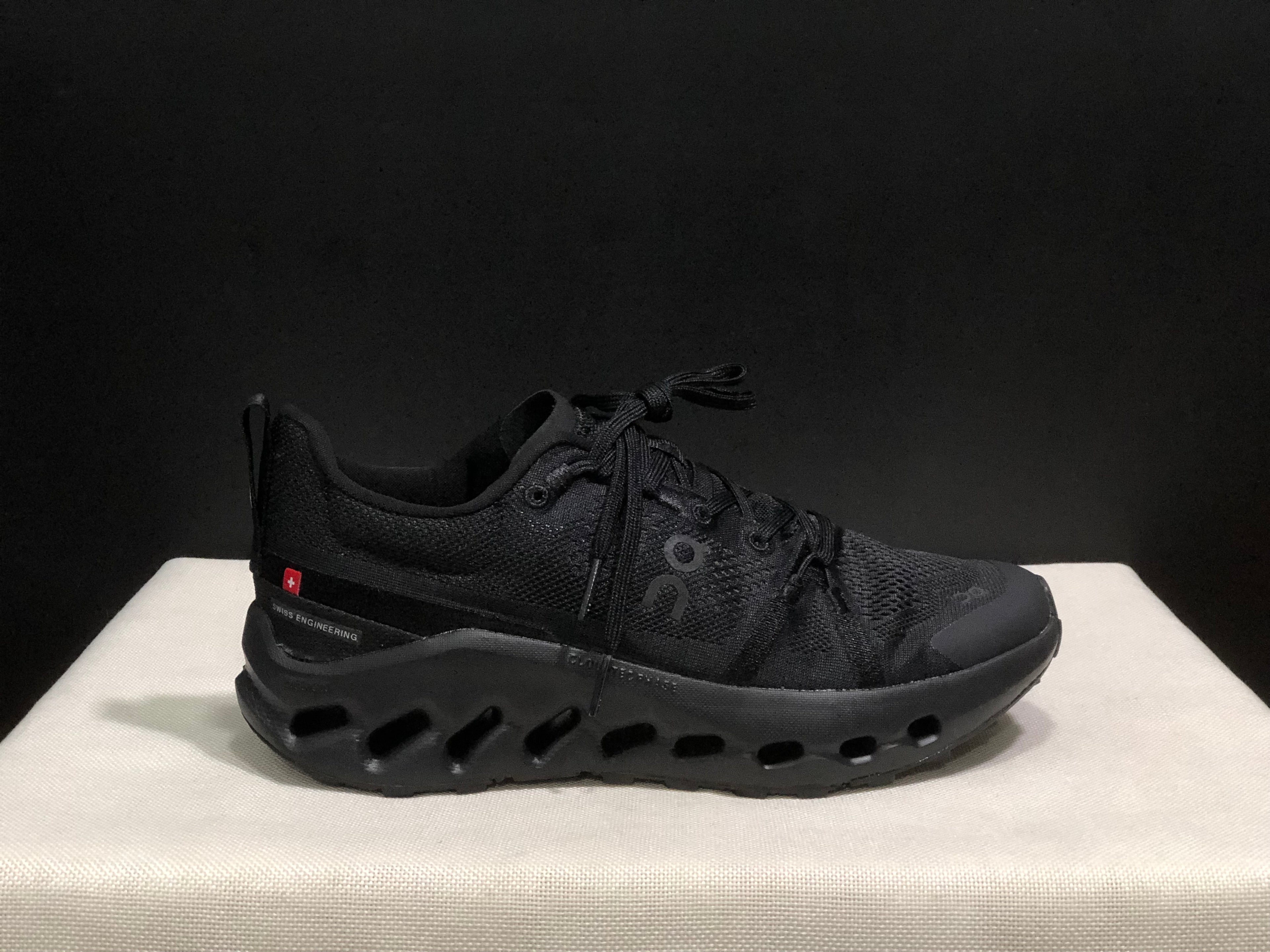 On cloudsurfer Trail