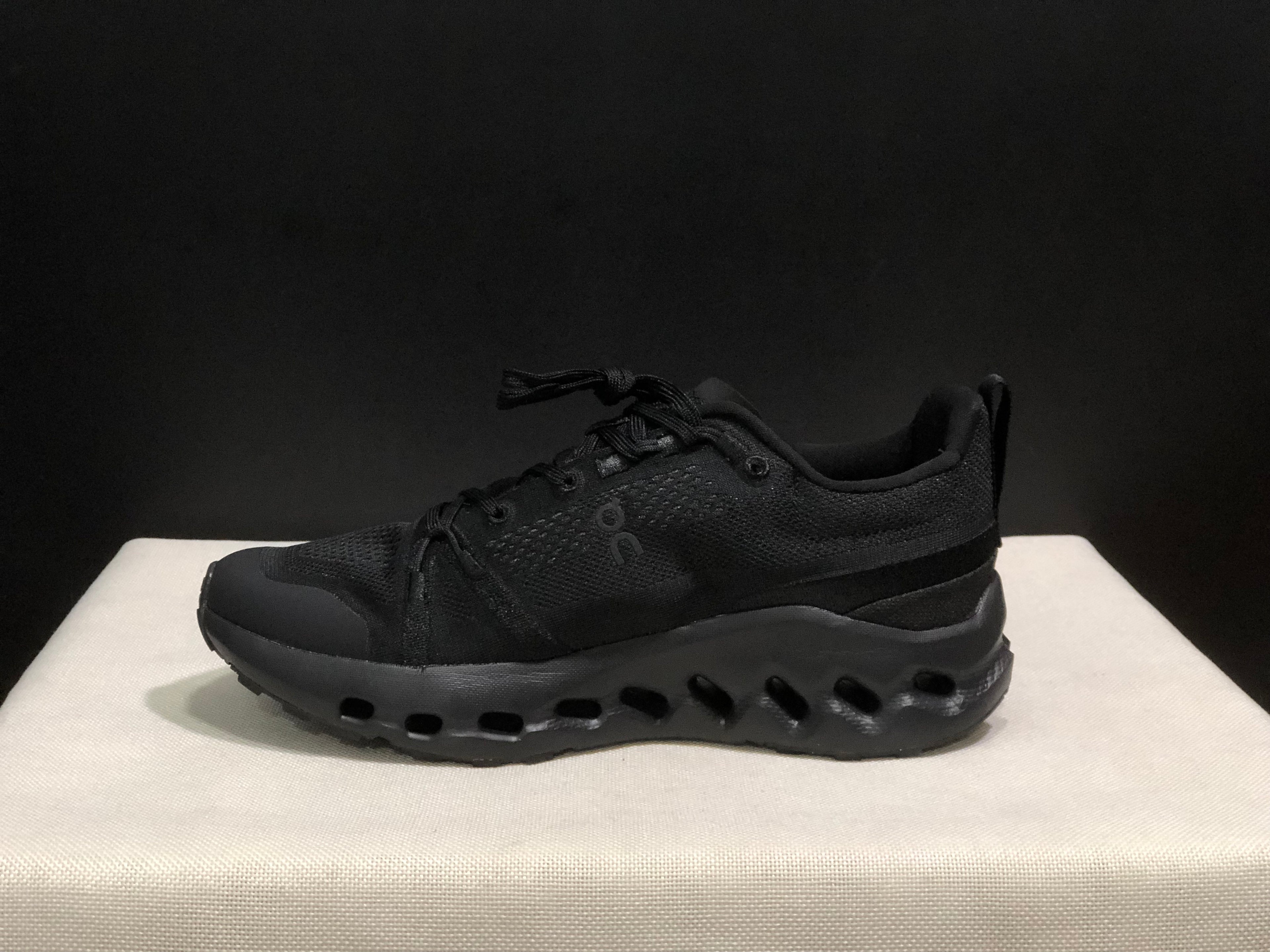 On cloudsurfer Trail