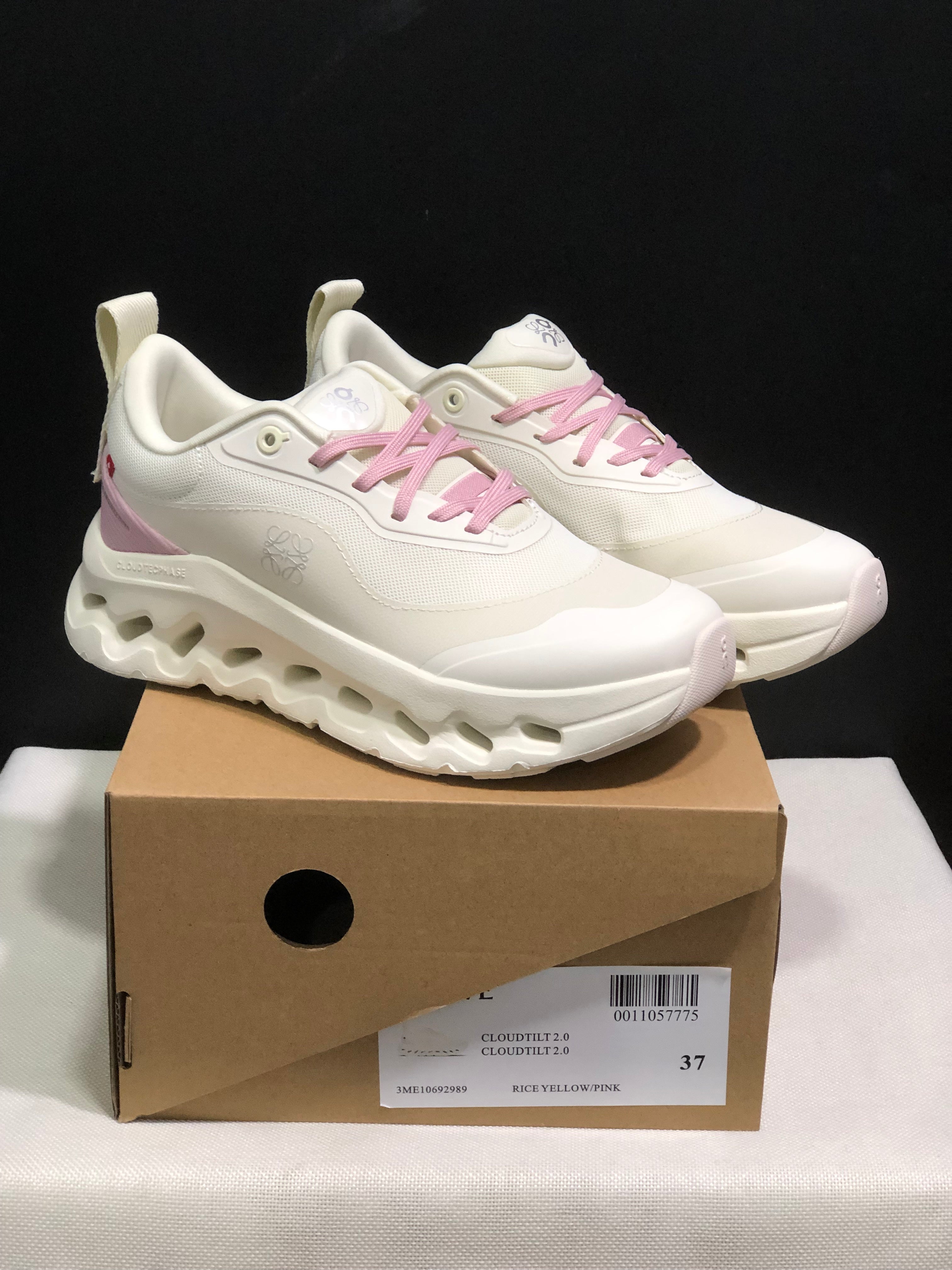 On cloudtilt Pink