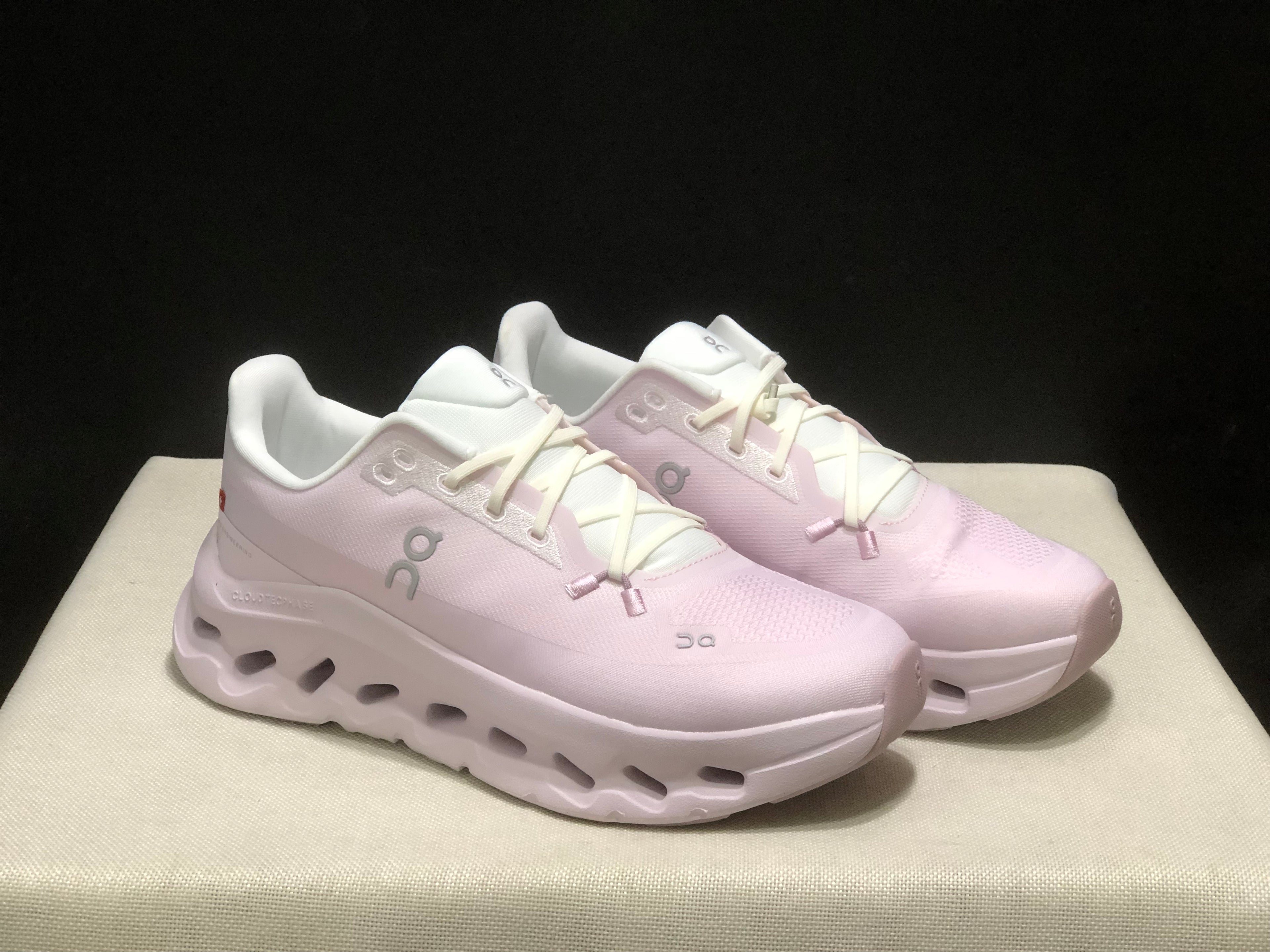 On cloudtilt Pink
