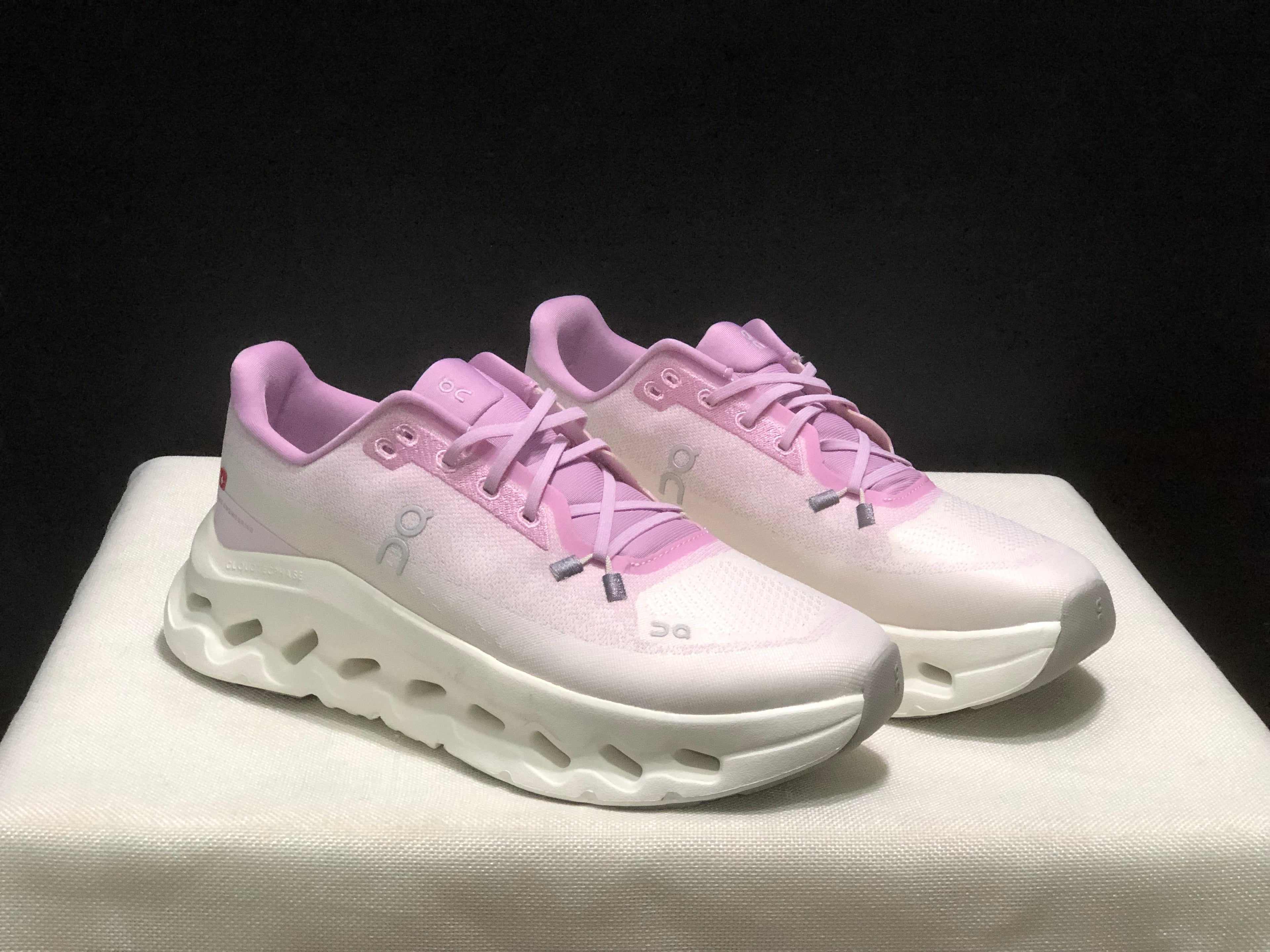 On cloudtilt Pink