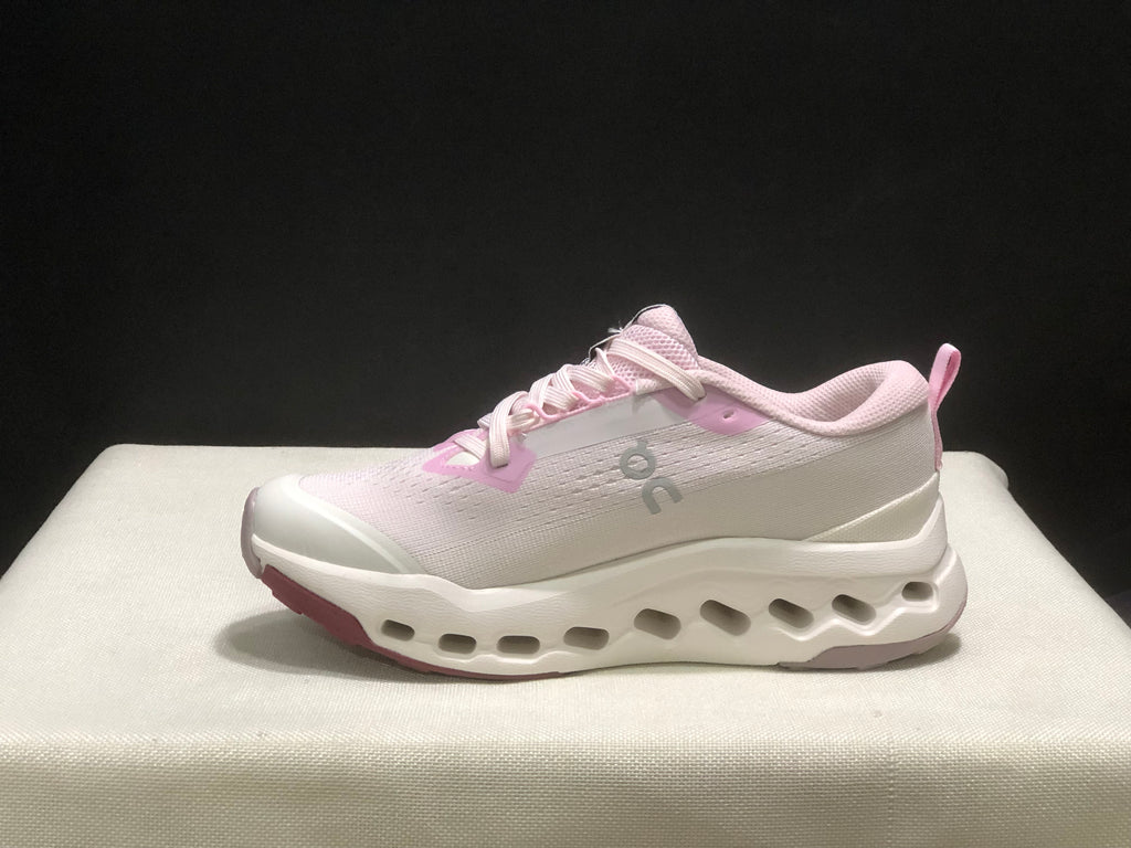 On cloudsurfer Trail Pink